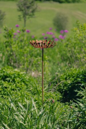 SMALL FLORAL GARDEN STAKE  RUST FINISH