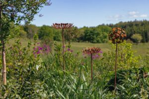 SMALL FLORAL GARDEN STAKE  RUST FINISH