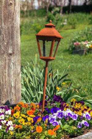 SMALL LANTERN GARDEN STAKE  RUST FINISH