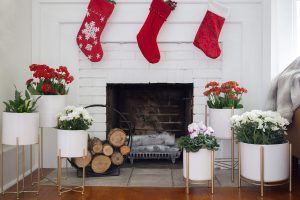 MODERN PLANTER GOLD STAND WHITE POT