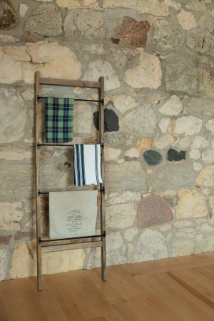 WOOD DISPLAY LADDER WITH METAL CROSSBARS