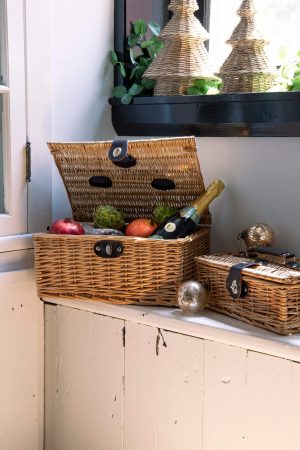 LARGE RECT WILLOW HAMPER LEATHER STRAPS