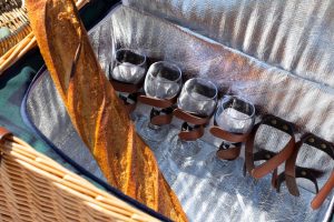 WILLOW 6 PERSON PICNIC BASKET INSULATED LINING