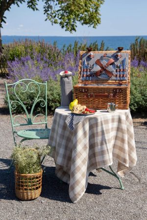 ROUND OPEN WEAVE STEAMED WILLOW BASKET OVERHANDLE