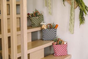 FABRIC BAG + WILLOW HANDLES –  GREEN