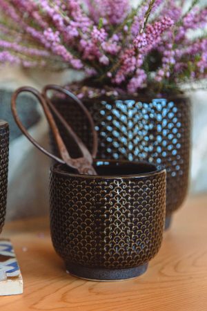 SMALL BLACK SCALLOP POT