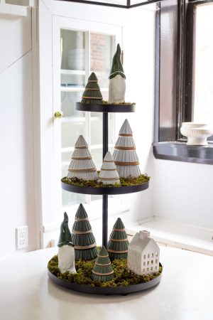 SET 2 SMALL CERAMIC TREE WHITE AND GREEN ASSORTED