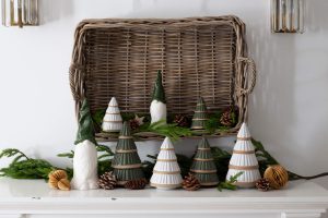SET 2 MEDIUM CERAMIC TREE WHITE AND GREEN ASSORTED