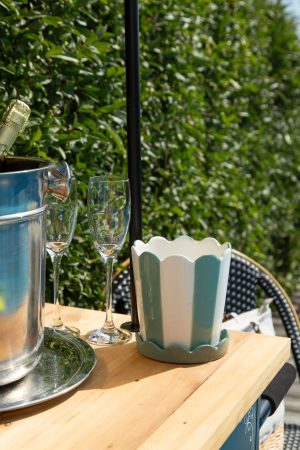 SMALL WHITE AND BLUE POT WITH SCALLOPED SAUCER