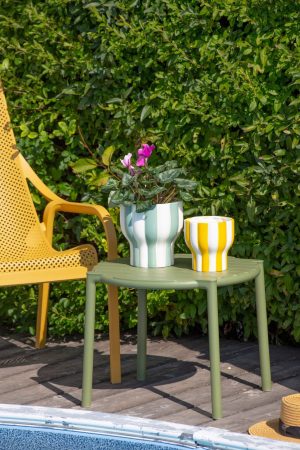SMALL WHITE AND YELLOW STRIPED TAPERED POT