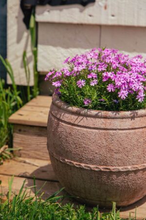 ROUND POT WITH RIBBED DESIGN  SMALL FIBER CEMENT