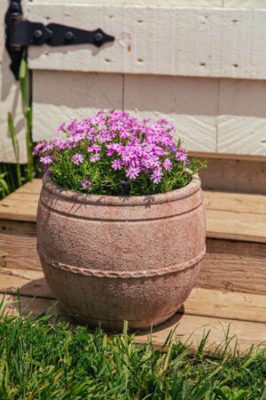 ROUND POT WITH RIBBED DESIGN  SMALL FIBER CEMENT