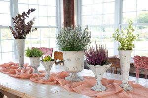 MEDIUM METAL FLUTED VASE ANTIQUE WHITE (NOT WATERTIGHT)