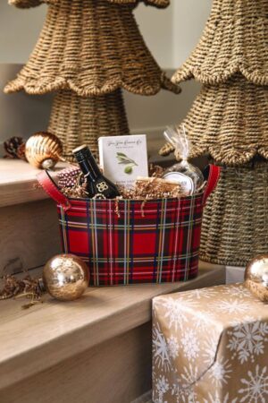 RED PLAID OVAL PU PACKER  WITH HANDLES